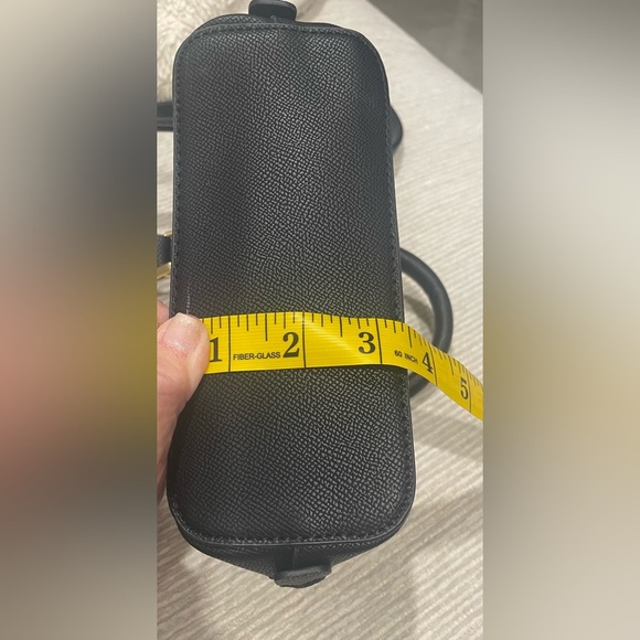 Betsy Johnson Black Crossbody
Floral Pattern Lining
Adorable purse
New No Tags - Picture 12 of 13